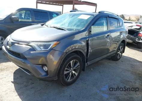 2017 Toyota Rav4 Xle z USA, uszkodzony, nr VIN 2T3RFREV4HW679325